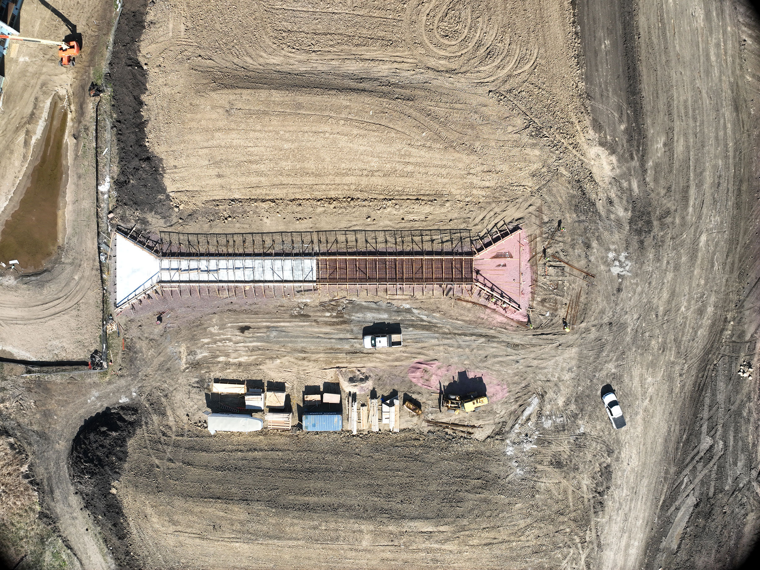 Overhead view of structure under construction.